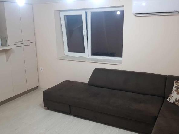 Дава се под наем Тристаен апартамент в Пловдив, Кършияка - 90 кв.м за 357 € - Снимка #1