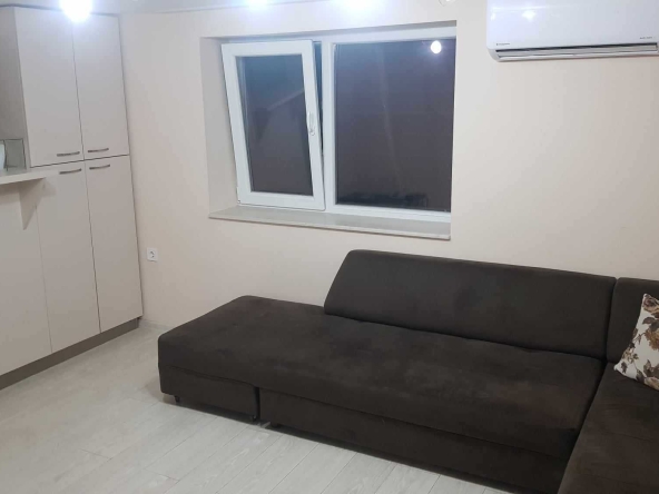 Дава се под наем Тристаен апартамент в Пловдив, Кършияка - 90 кв.м за 325 € - Снимка #1