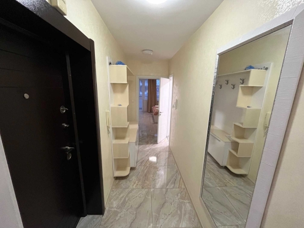 Дава се под наем Двустаен апартамент в Бургас, Лазур - 75 кв.м за 600 € - Снимка #1