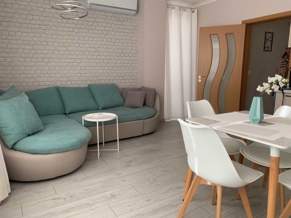 Дава се под наем Двустаен апартамент в Бургас, Сарафово - 70 кв.м за 250 € - Снимка #1