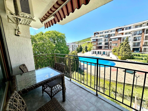 Тристаен апартамент в к.к. Елените - 103 кв.м за 1020 €/кв.м - Снимка #1