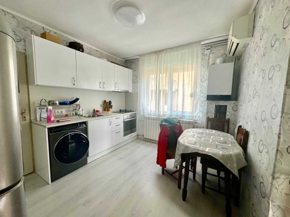 Дава се под наем Етаж от къща в София, Драгалевци - 106 кв.м за 600 € - Снимка #1