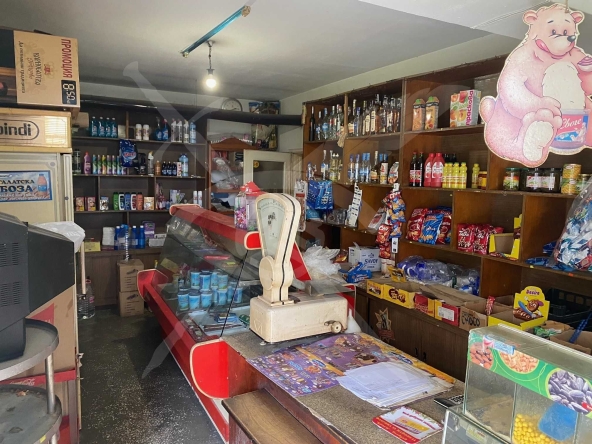 Магазин в Пловдив, Изгрев - 60 кв.м за 1209 €/кв.м - Снимка #1