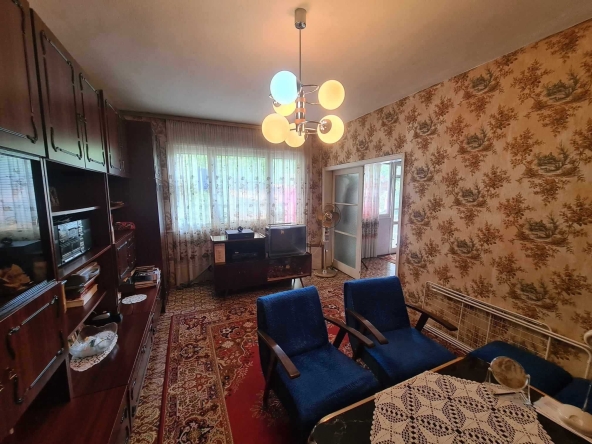 Тристаен апартамент в Хасково, Център - 89 кв.м за 989 €/кв.м - Снимка #1