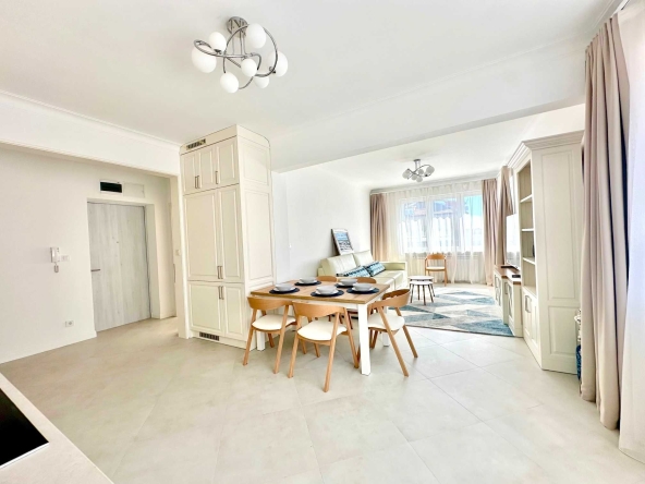 Дава се под наем Четиристаен апартамент в София, Лозенец - 116 кв.м за 2200 € - Снимка #1