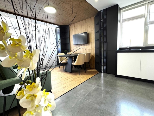 Дава се под наем Тристаен апартамент в София, Гоце Делчев - 75 кв.м за 329900 € - Снимка #1