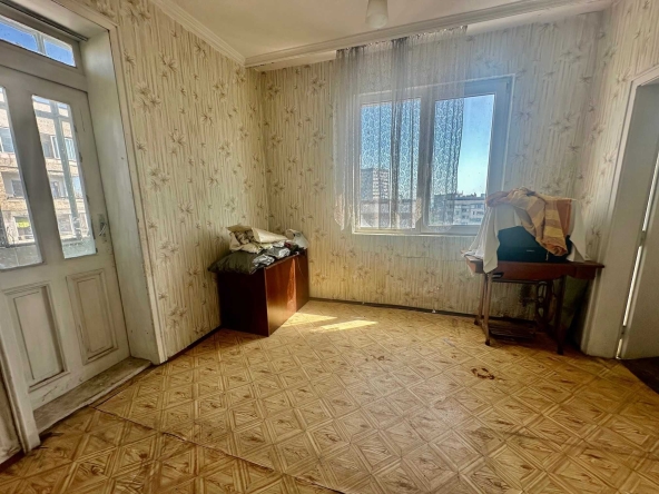 Четиристаен апартамент в Бургас, Център - 90 кв.м за 2389 €/кв.м - Снимка #1