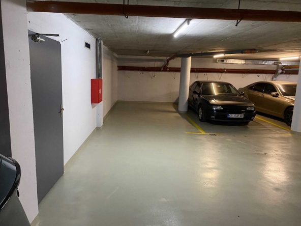 Дава се под наем Гараж / Паркомясто в София, НПЗ Средец - 38 кв.м за 318.75 € - Снимка #1