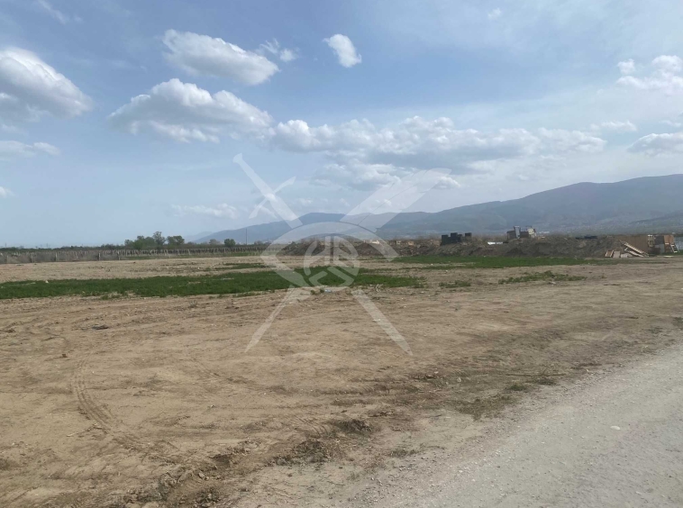 Парцел в Пловдив, Индустриална зона - Юг - 5472 кв.м за 27 €/кв.м - Снимка #1