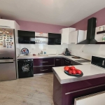 Тристаен апартамент в Хасково, Център - 100 кв.м за 714 €/кв.м - Снимка #1