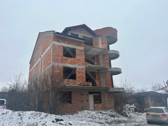 Къща в Бургас, Сарафово - 670 кв.м за 191 €/кв.м - Снимка #1