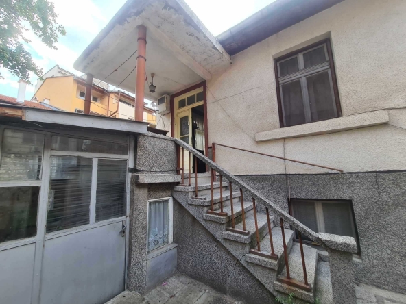 Къща в Хасково, Училищни - 90 кв.м за 1134 €/кв.м - Снимка #1