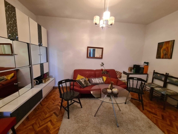 Тристаен апартамент в Хасково, Възраждане - 90 кв.м за 924 €/кв.м - Снимка #1