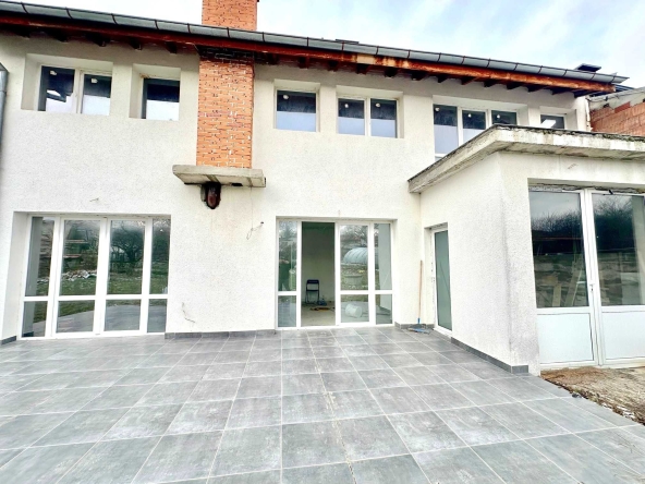 Къща в с. Нови хан, Област София-област - 330 кв.м за 634 €/кв.м - Снимка #1