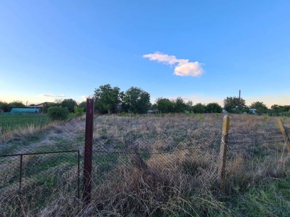 Парцел в с. Пшеничево, Област Стара Загора - 1100 кв.м за 11 €/кв.м - Снимка #1