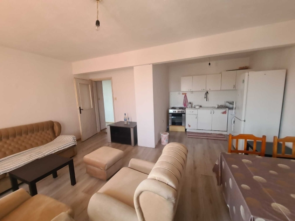 Тристаен апартамент в Хасково, Каменни - 81 кв.м за 819 €/кв.м - Снимка #1