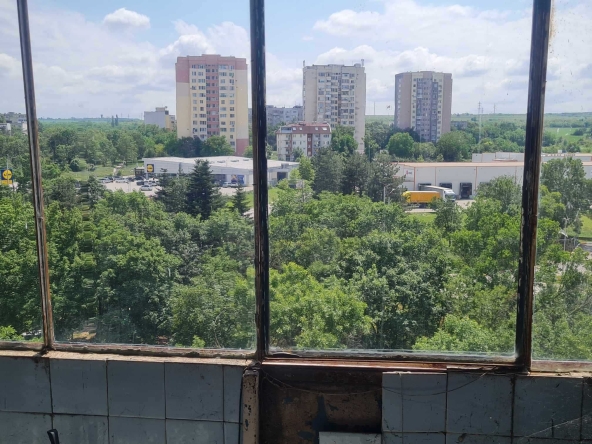 Тристаен апартамент в Плевен, Идеален център - 75 кв.м за 903 €/кв.м - Снимка #1