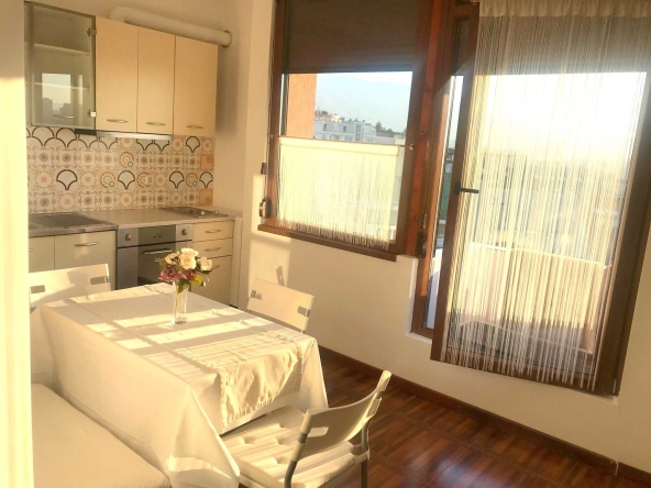 Дава се под наем Двустаен апартамент в София, Лозенец - 40 кв.м за 400 € - Снимка #1