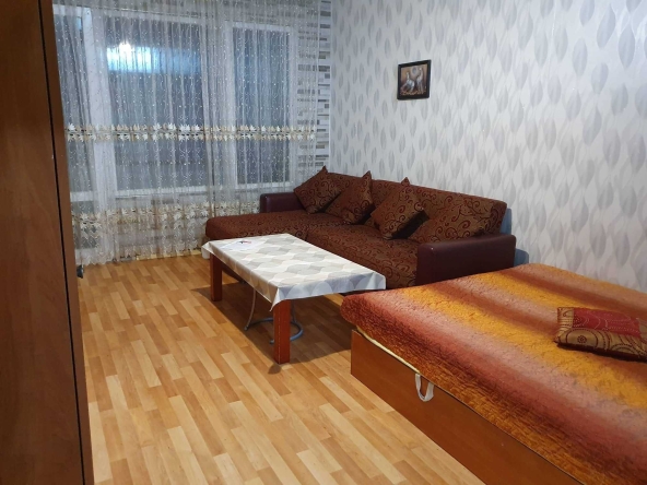 Дава се под наем Едностаен апартамент в Бургас, Център - 40 кв.м за 280.5 € - Снимка #1