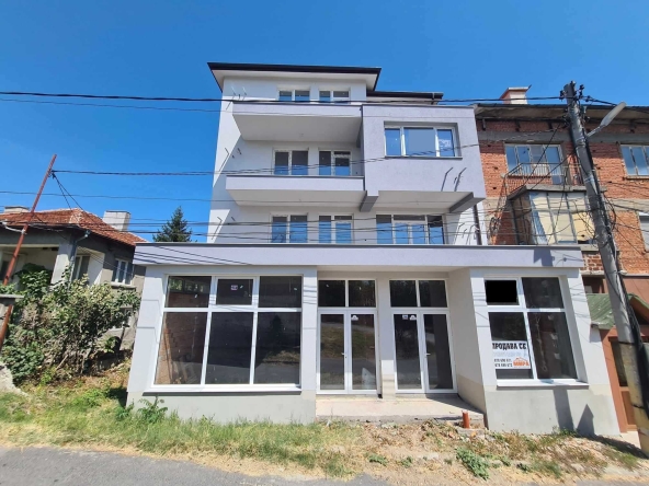 Тристаен апартамент в Хасково, Промишлена зона - Изток - 87 кв.м за 750 €/кв.м - Снимка #1