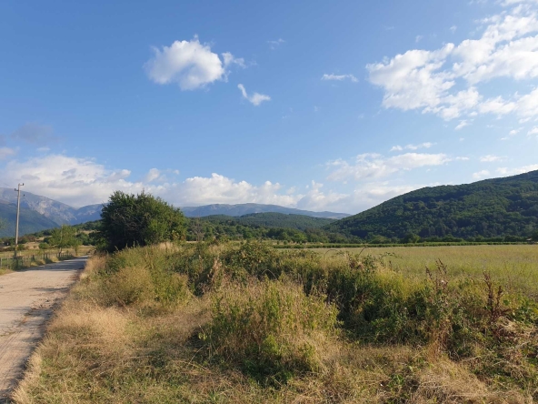 Земеделски имот в Калофер -  кв.м за 15 €/дка - Снимка #1