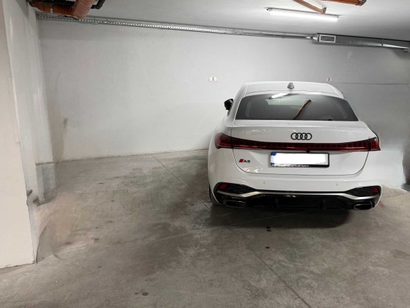 Дава се под наем Гараж / Паркомясто в Варна, Център - 18 кв.м за 80 € - Снимка #1