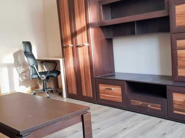 Дава се под наем Двустаен апартамент в Добрич, Център - 65 кв.м за 316.2 € - Снимка #1