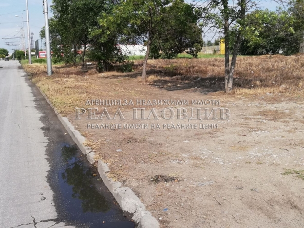 Парцел в Пловдив, Тракия - 2759 кв.м за 300 €/кв.м - Снимка #1