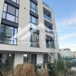 Дава се под наем Тристаен апартамент в к.к. Св.Св. Константин и Елена - 85 кв.м за 897.6 € - Снимка #1