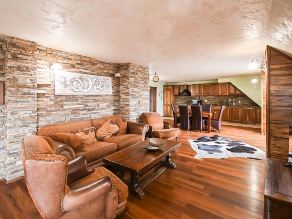 Дава се под наем Тристаен апартамент в София, Зона Б-18 - 110 кв.м за 649 € - Снимка #1