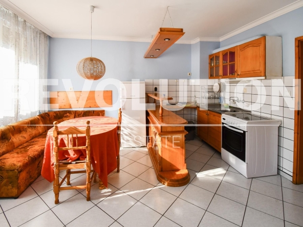 Дава се под наем Двустаен апартамент в София, Иван Вазов - 60 кв.м за 613 € - Снимка #1