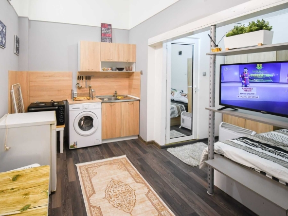 Дава се под наем Едностаен апартамент в София, Център - 30 кв.м за 298.86 € - Снимка #1