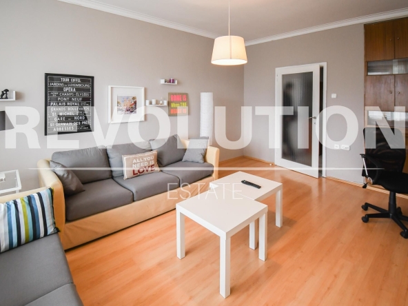 Дава се под наем Тристаен апартамент в София, Иван Вазов - 105 кв.м за 997.05 € - Снимка #1