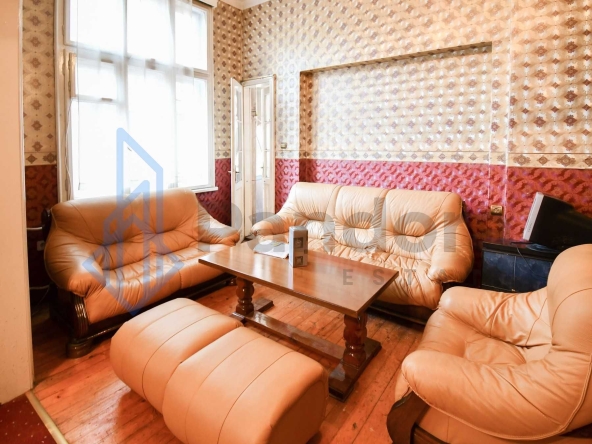 Дава се под наем Двустаен апартамент в София, Център - 80 кв.м за 508.47 € - Снимка #1