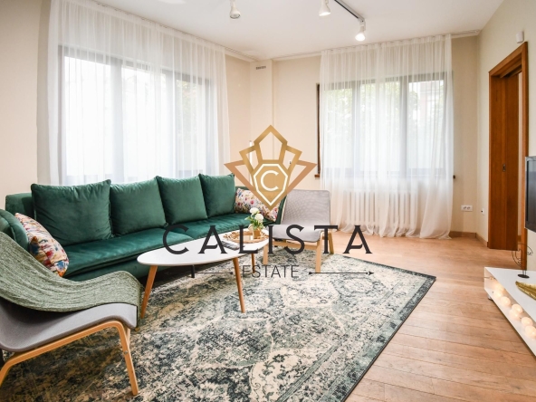 Дава се под наем Тристаен апартамент в София, Център - 100 кв.м за 1095.99 € - Снимка #1