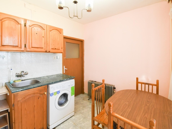 Дава се под наем Двустаен апартамент в София, Люлин 2 - 69 кв.м за 458.49 € - Снимка #1