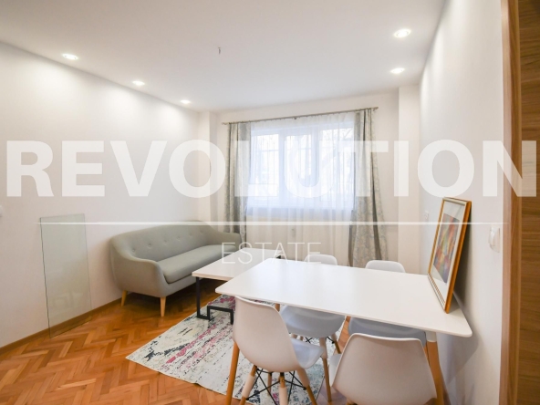 Дава се под наем Тристаен апартамент в София, Оборище - 115 кв.м за 800 € - Снимка #1