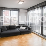 Дава се под наем Тристаен апартамент в София, Център - 125 кв.м за 1495.83 € - Снимка #1