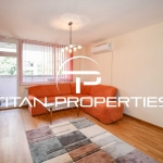 Дава се под наем Тристаен апартамент в София, Изгрев - 115 кв.м за 765 € - Снимка #1