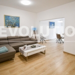 Дава се под наем Четиристаен апартамент в София, Център - 130 кв.м за 1350 € - Снимка #1