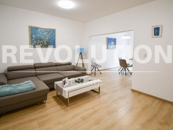 Дава се под наем Четиристаен апартамент в София, Център - 130 кв.м за 1350 € - Снимка #1