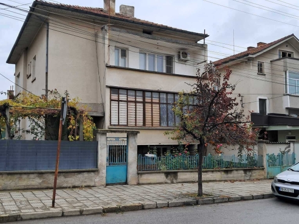 Етаж от къща в Хисаря - 110 кв.м за 769 €/кв.м - Снимка #1