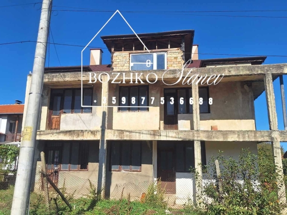 Къща в Долни чифлик - 200 кв.м за 343 €/кв.м - Снимка #1