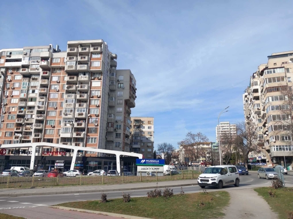 Тристаен апартамент в Варна, Бизнес хотел - 64 кв.м за 1860 €/кв.м - Снимка #1