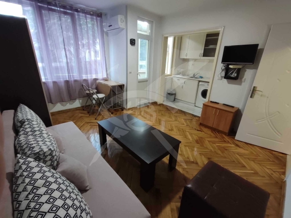 Дава се под наем Двустаен апартамент в Варна, Окръжна болница - 55 кв.м за 350 € - Снимка #1