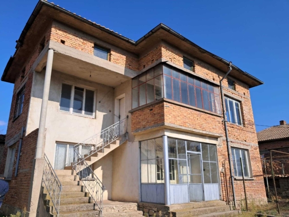 Къща в Карлово - 164 кв.м за 389 €/кв.м - Снимка #1