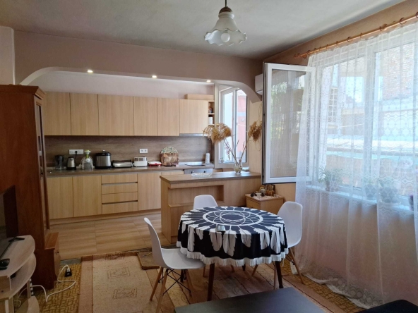 Тристаен апартамент в Поморие - 94 кв.м за 1224 €/кв.м - Снимка #1