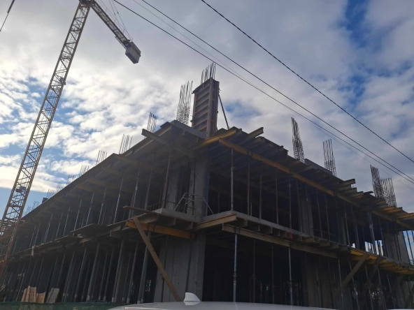 Тристаен апартамент в София, Люлин 8 - 106 кв.м за 1951 €/кв.м - Снимка #1