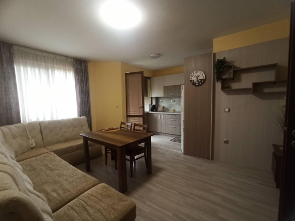 Дава се под наем Тристаен апартамент в Пловдив, Съдийски - 100 кв.м за 500 € - Снимка #1