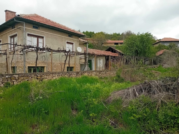 Къща в Сухиндол - 200 кв.м за 204 €/кв.м - Снимка #1